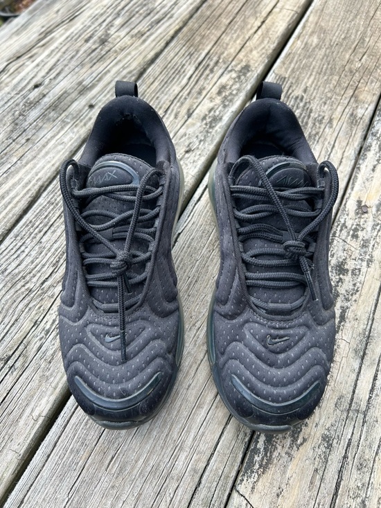 Women’s Nike Black Air Max 720 Sneakers size 7 - Picture 2 of 10